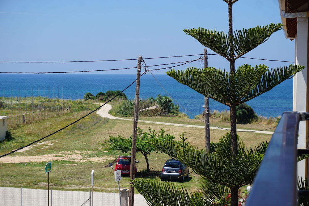 Double or Twin Room, Sea View - Photo 12