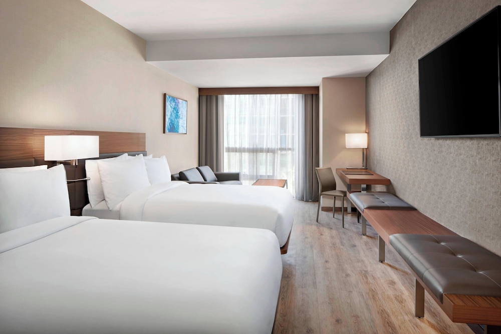 Room, 1 King Bed, River View (Hearing Accessible)