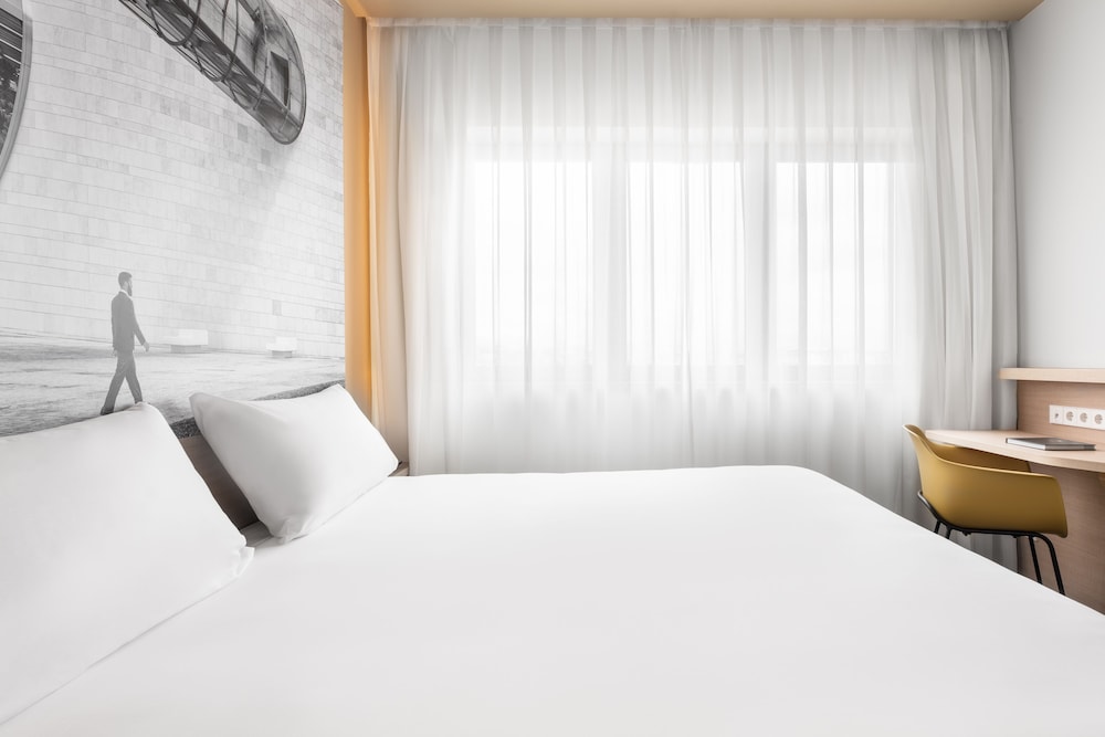 Double or Twin Room (Children Sharing Bed) - Photo 12