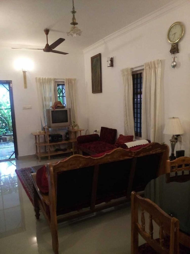 2 bedroom AC private apartment photo 2