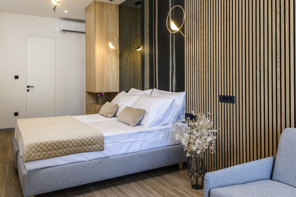 Deluxe Room, Sea View - Photo 20
