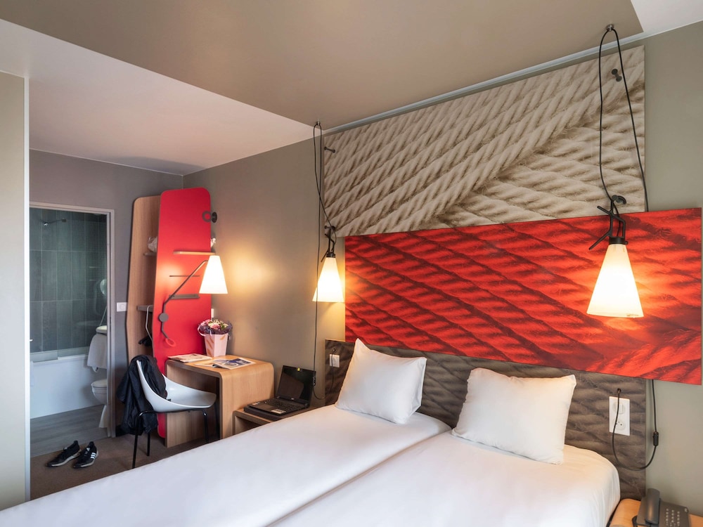 Standard Room, 2 Twin Beds - Photo 7
