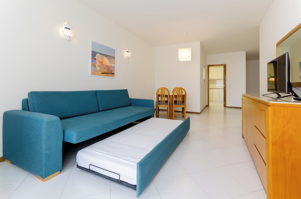 Apartment, 1 Bedroom, Partial Sea View - Photo 4