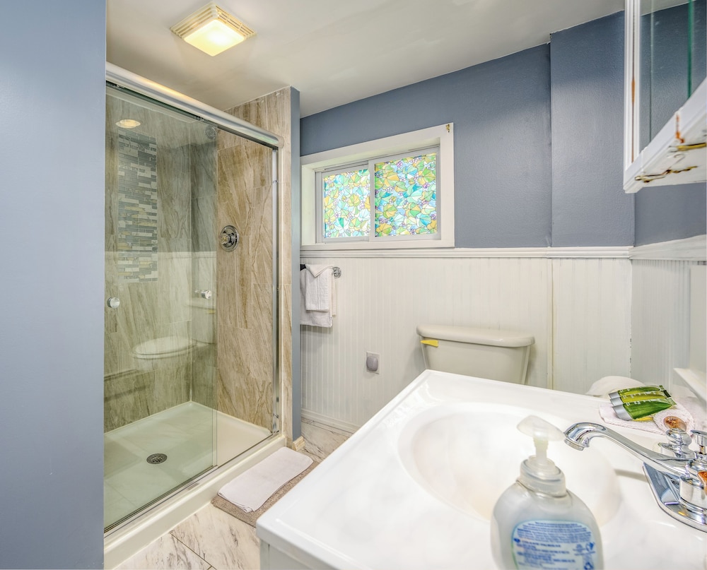 Art Nouveau - 1 Double Bed, Private Bathroom photo 2