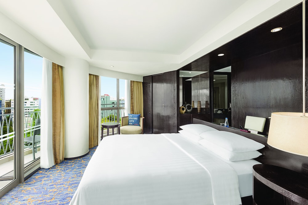 Executive Room, 1 King Bed, City View - Photo 6