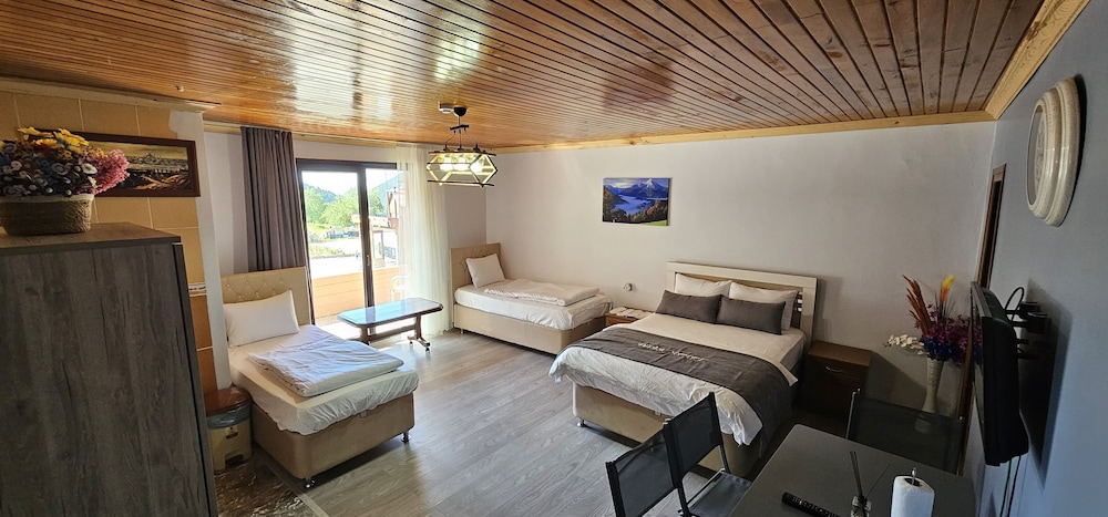 Basic Quadruple Room photo 1