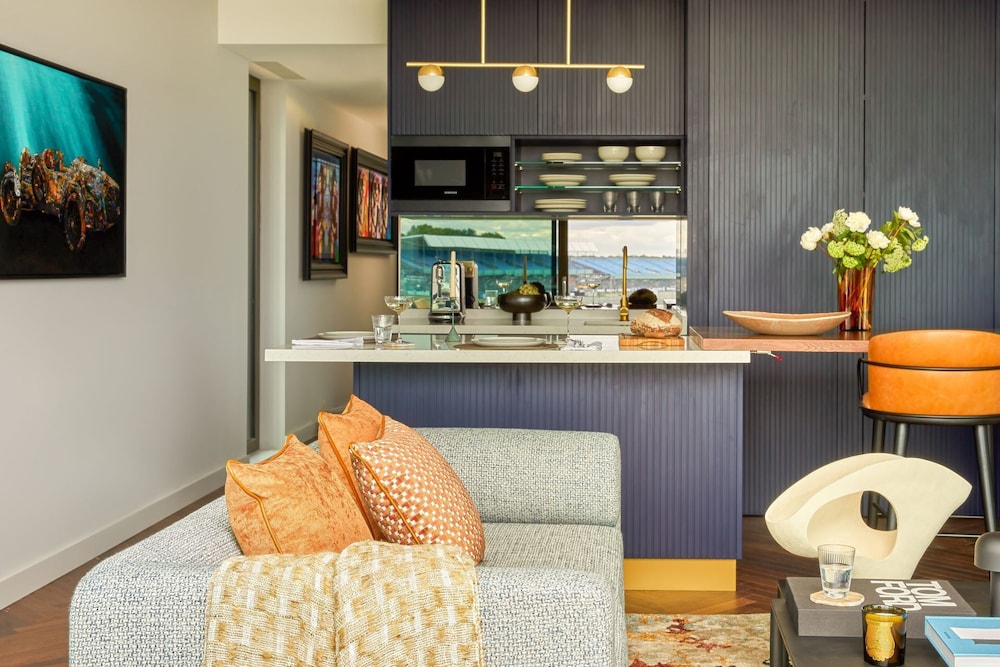 2 Bedroom Trackside Residence