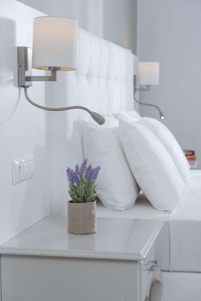 Standard Double or Twin Room, Garden View - Photo 4