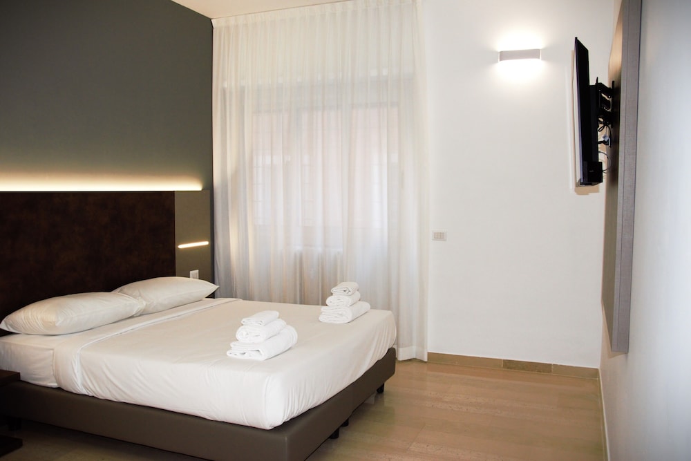 Deluxe Triple Room, Courtyard View