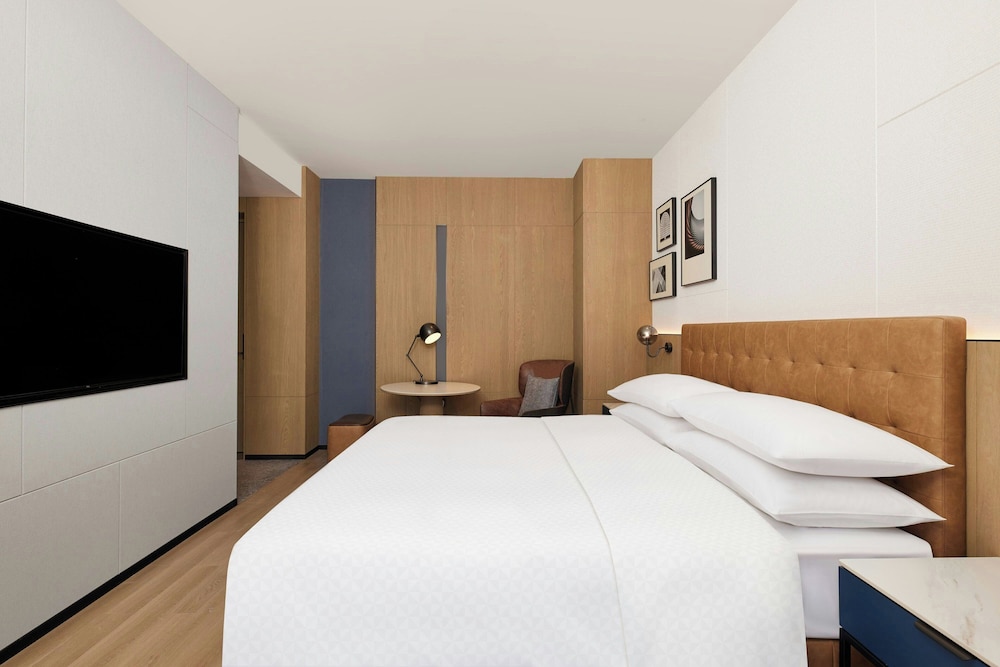 Room, 1 King Bed, Terrace, Garden View