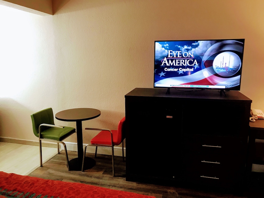 ADA King Room - Photo 8