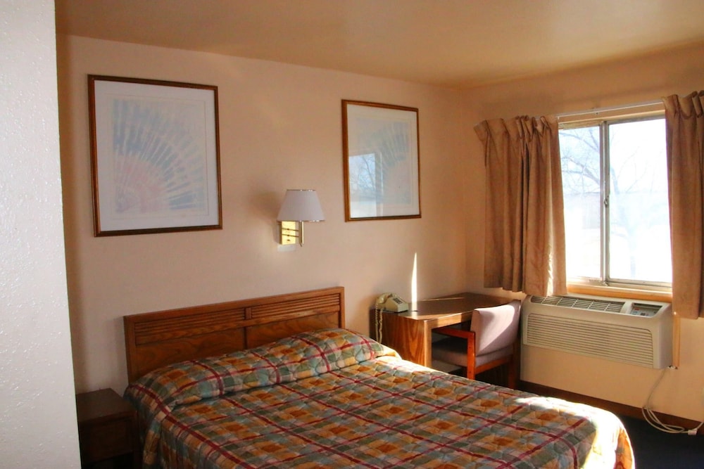 Room, 1 Queen Bed photo 1