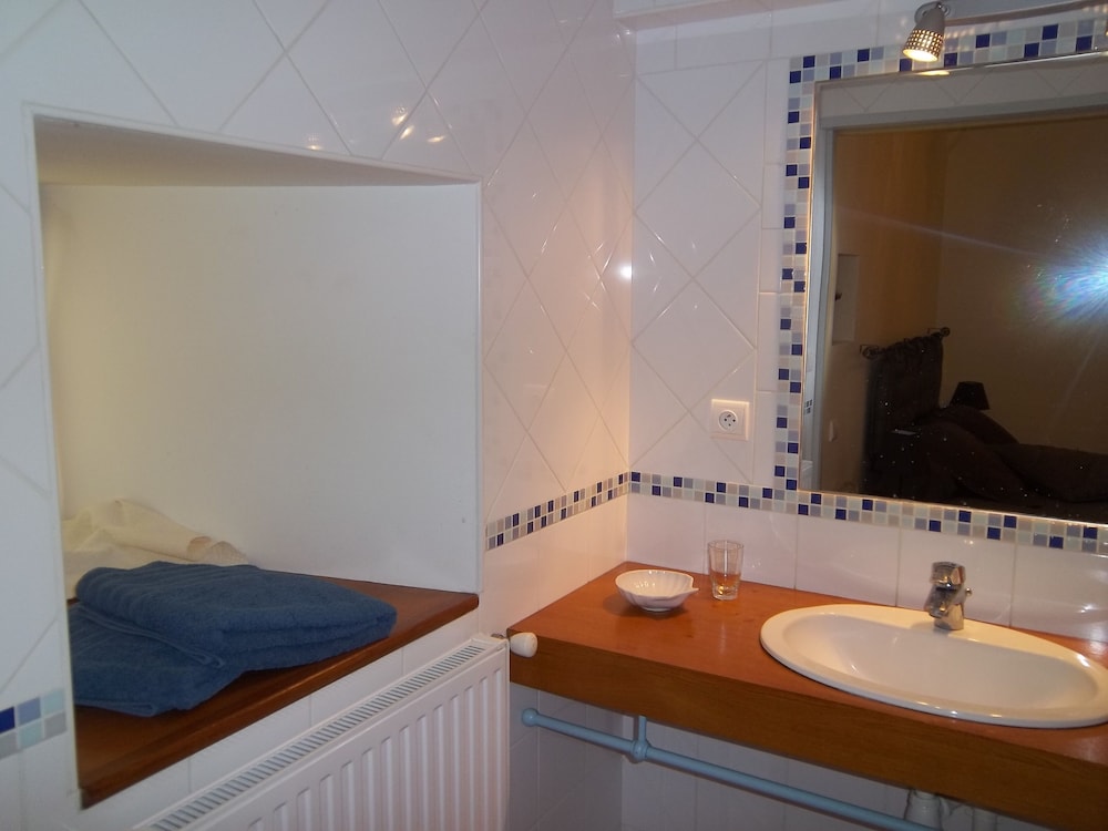 Suite, Accessible photo 2