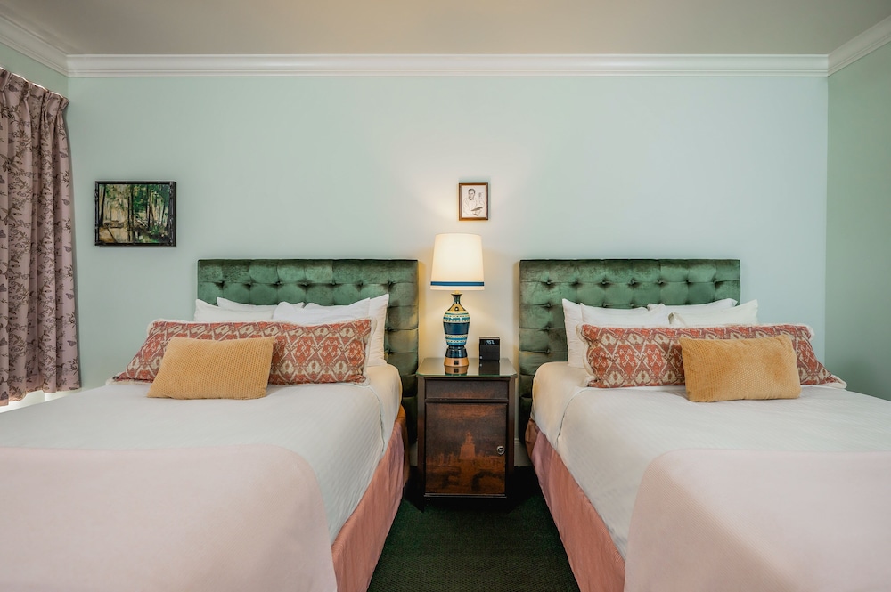 Room, 2 Double Beds (Erato) - Photo 4