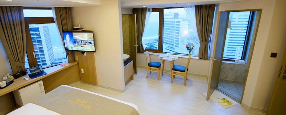 High Deluxe Twin Room, Ocean View - Additional person fee pay upon arrival photo 3