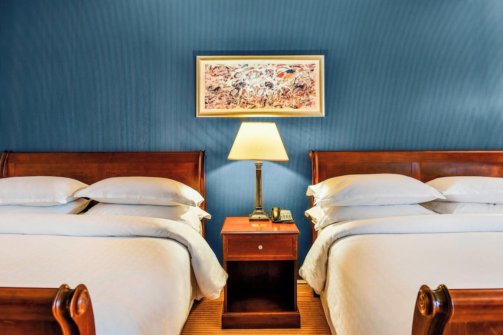 Family Room, 2 Double Beds photo 1