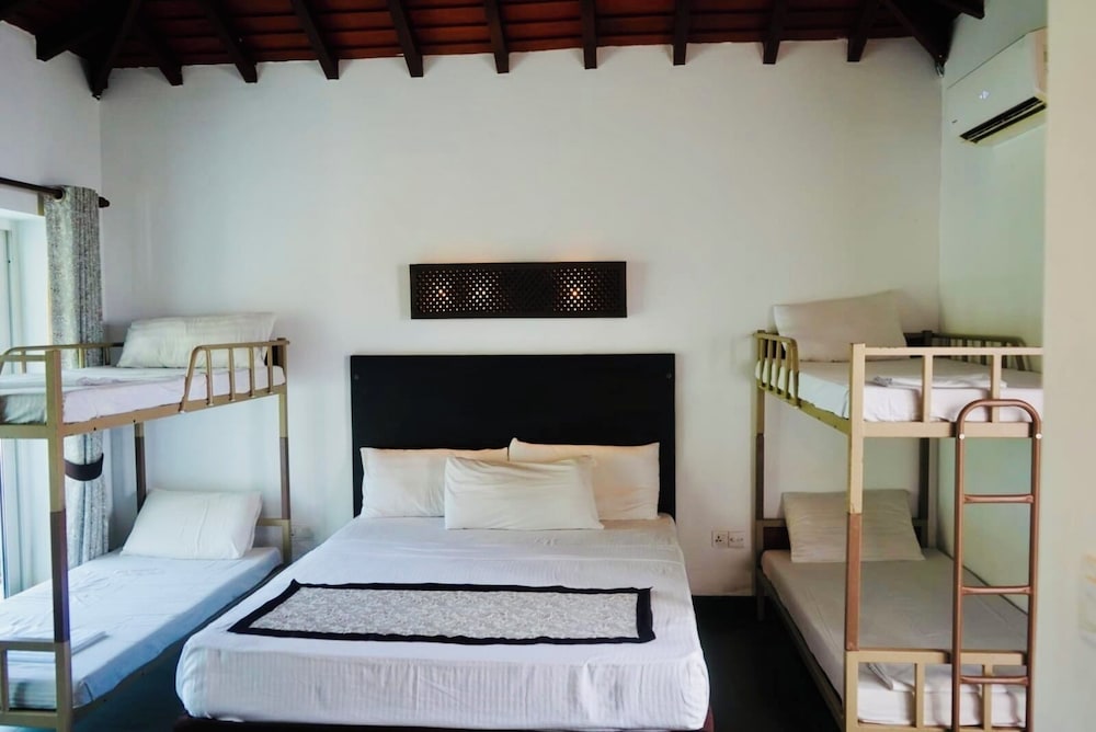 Economy Room, Multiple Beds