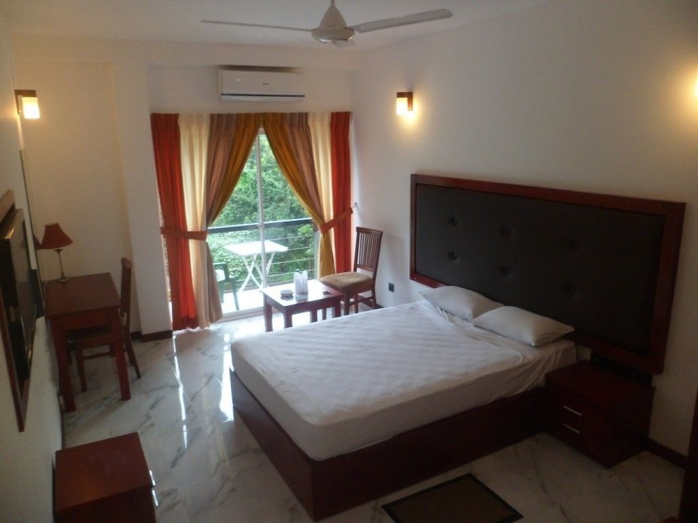 Premium Room, Courtyard View Triple Room photo 3