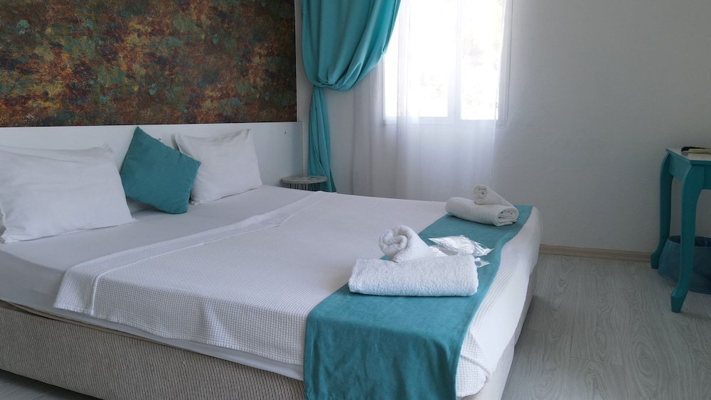 Standard Double Room, Sea View - Photo 2