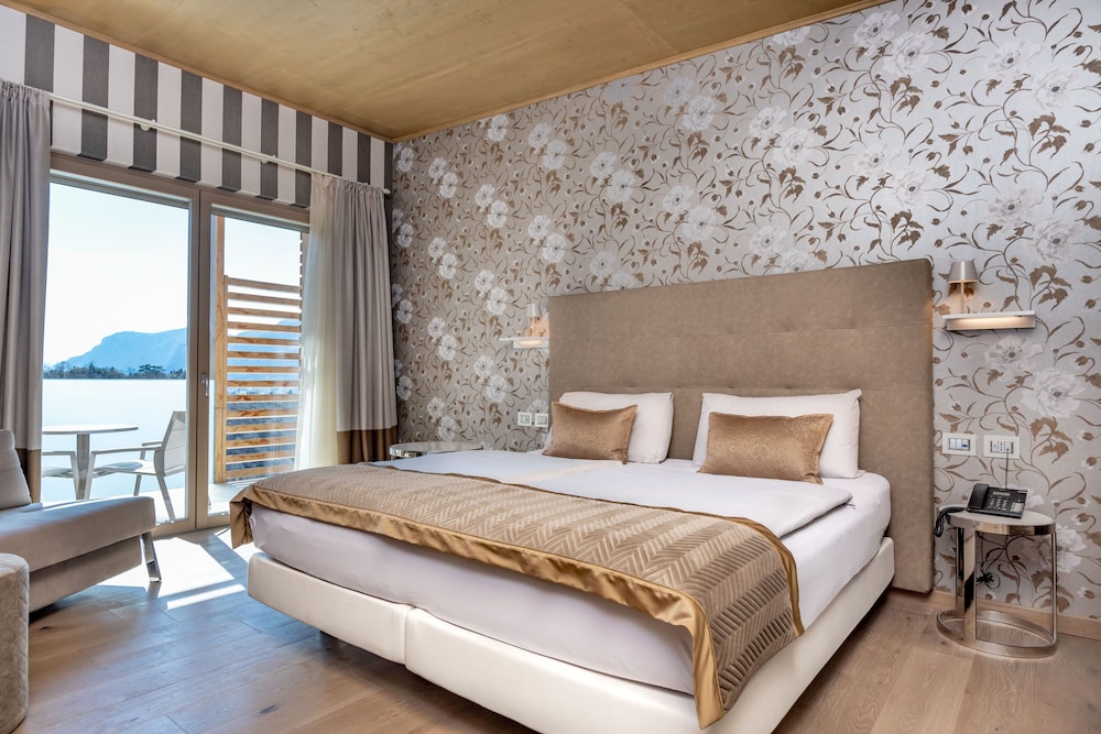 Superior Double Room, Garden View