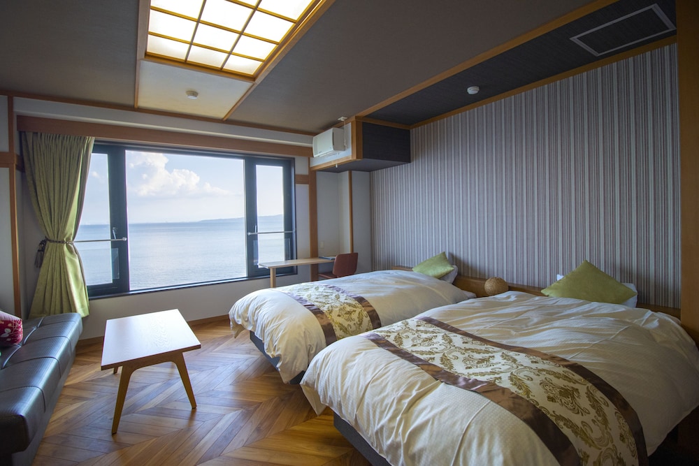 Modern Twin Room, Non-Smoking, No Pets Allowed