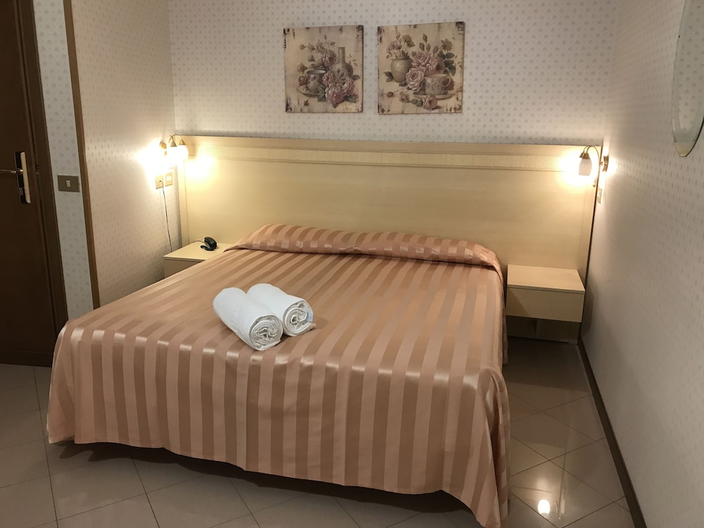 Economy Double or Twin Room - Photo 3
