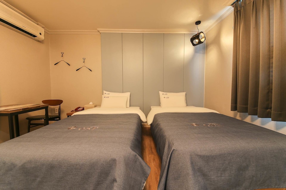 Standard Twin Room photo 3