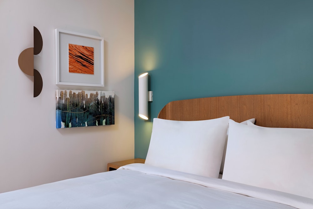 Standard Room, 1 King Bed