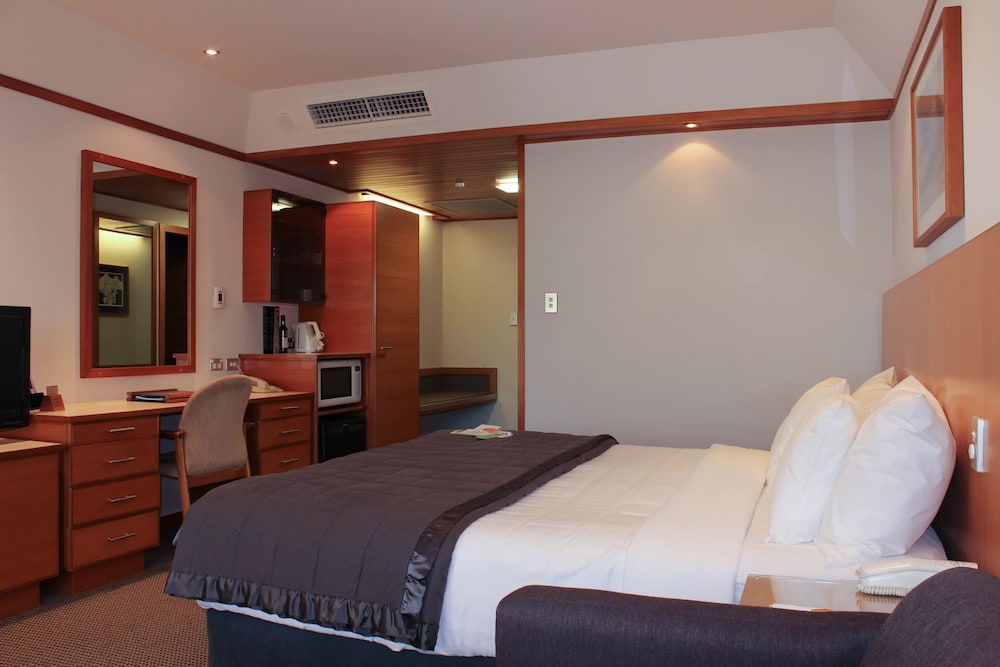 Premium Room, 1 King Bed - Photo 1
