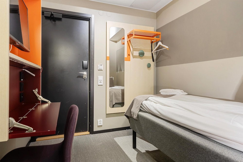Economy Room, 1 Twin Bed, Non Smoking photo 2