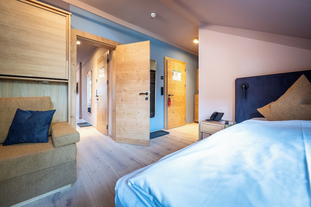 Comfort Room, Balcony photo 1