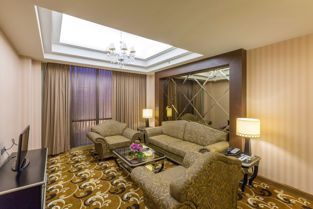 Presidential Suite King Bed photo 2