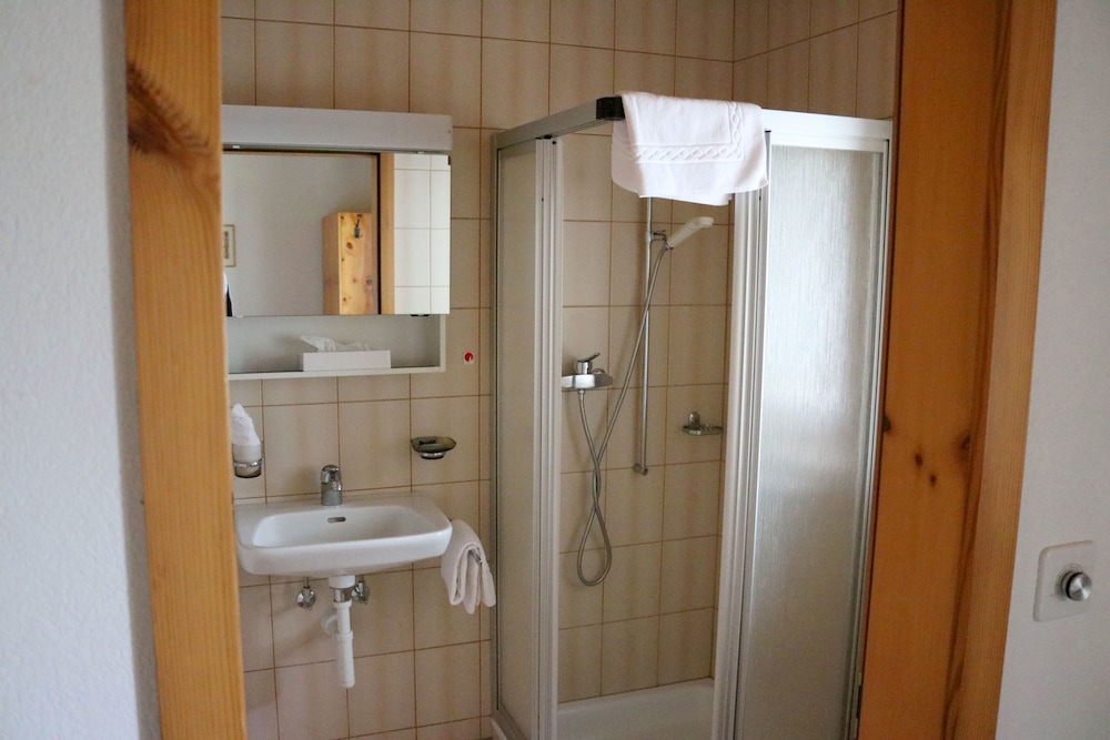 Economy Single Room, 1 Bedroom, Mountain View photo 2
