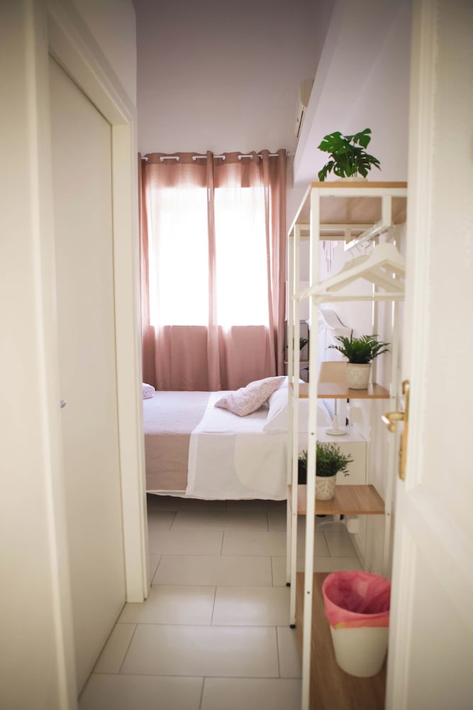 Economy Double Room photo 2