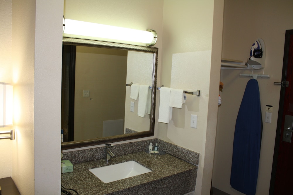 Suite, 1 King Bed with Sofa bed, Non Smoking (Upgrade) - Photo 2