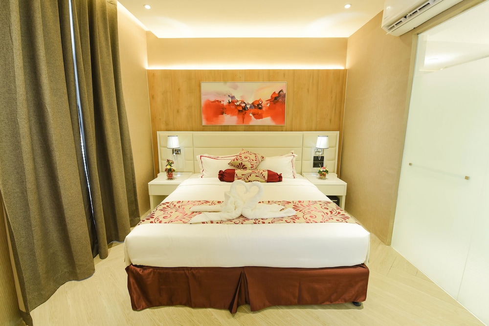 Executive Room - Photo 1
