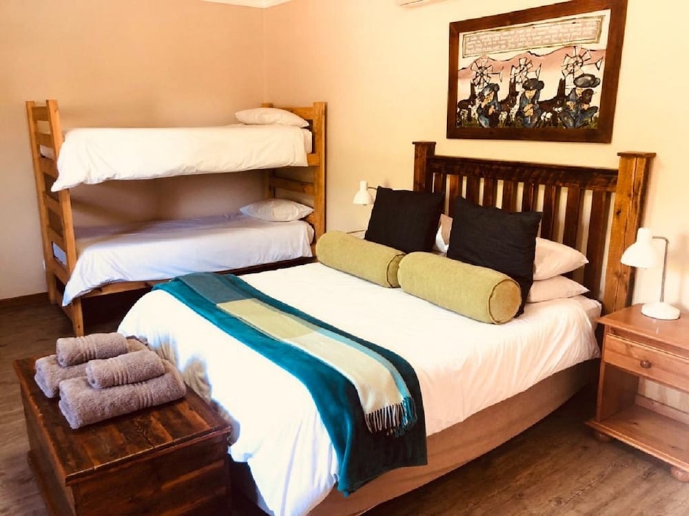 LUXURY ROOM 09