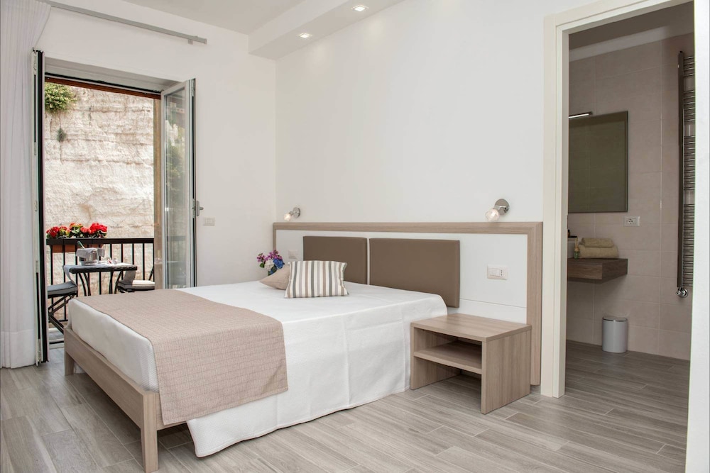 Double Room, Balcony