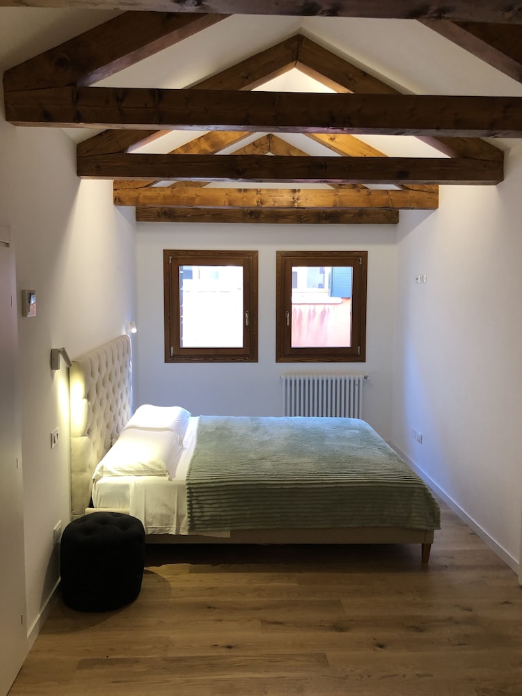 Romantic Studio Suite, 1 Queen Bed with Sofa bed