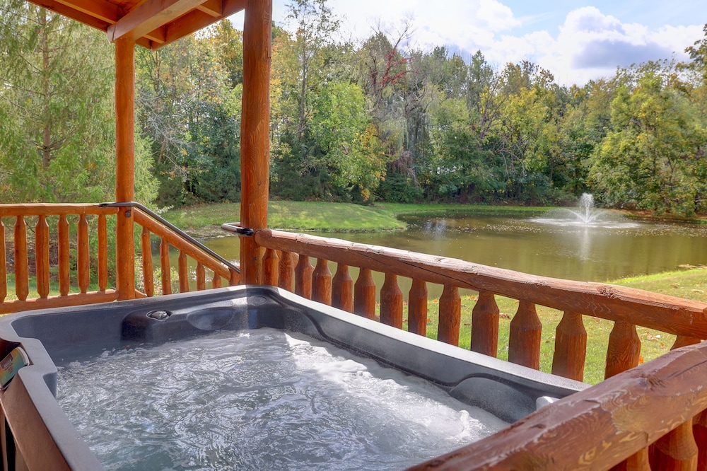 Apartment, 1 Bedroom, Hot Tub, Lake View photo 2