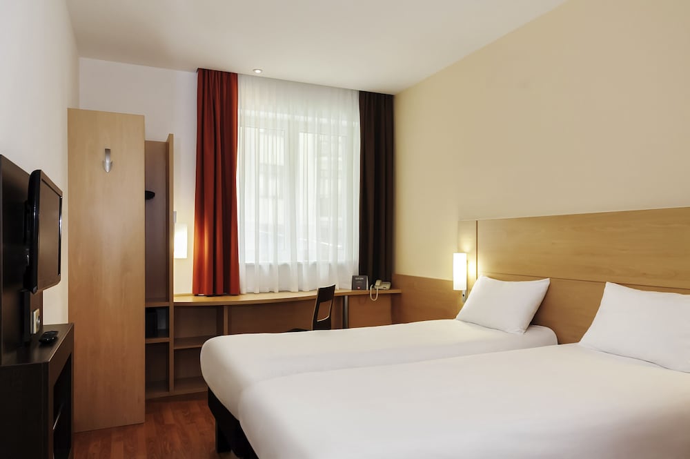 Standard Room, 2 Twin Beds - Photo 4