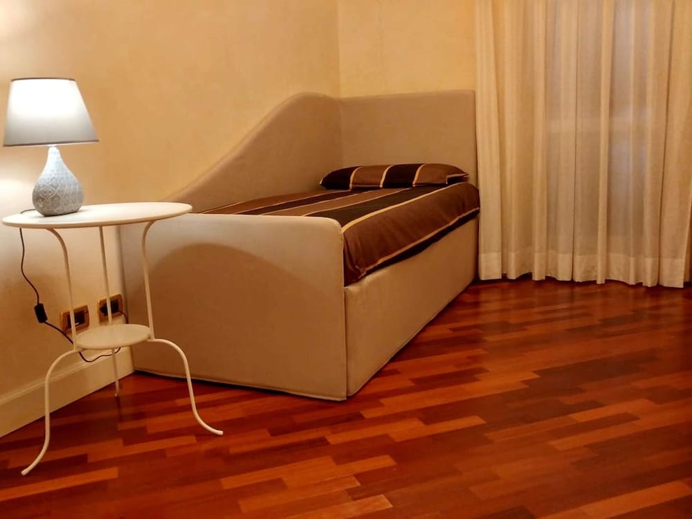 Villa photo 2