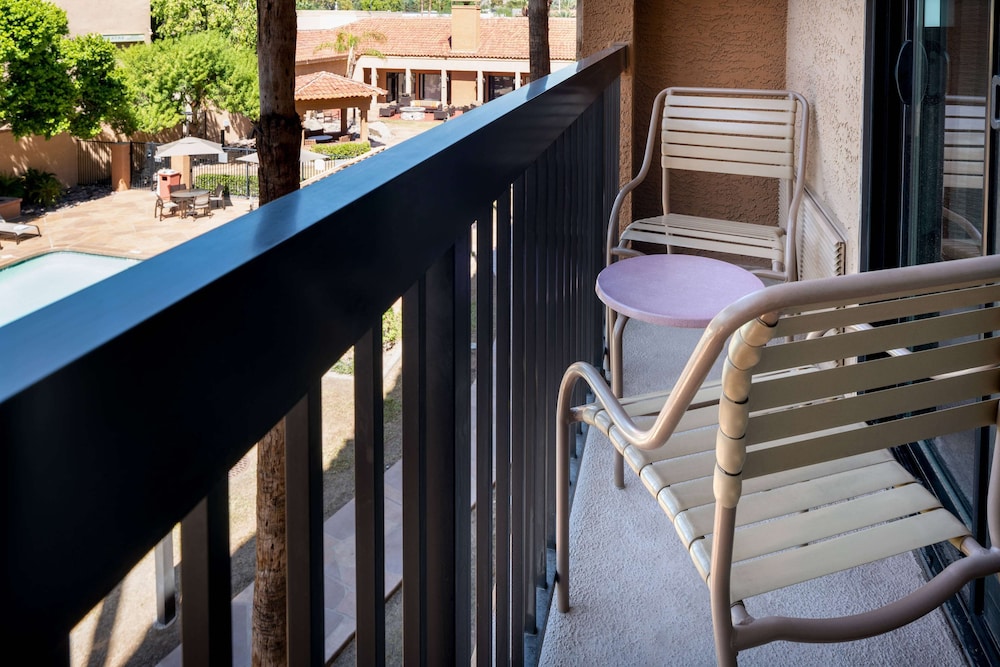 Deluxe Room, 2 Queen Beds (Patio) - Photo 4