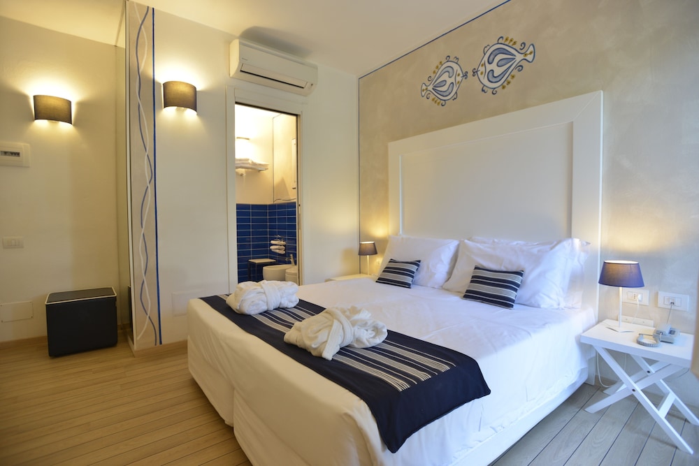 Superior Double Room - Photo 11