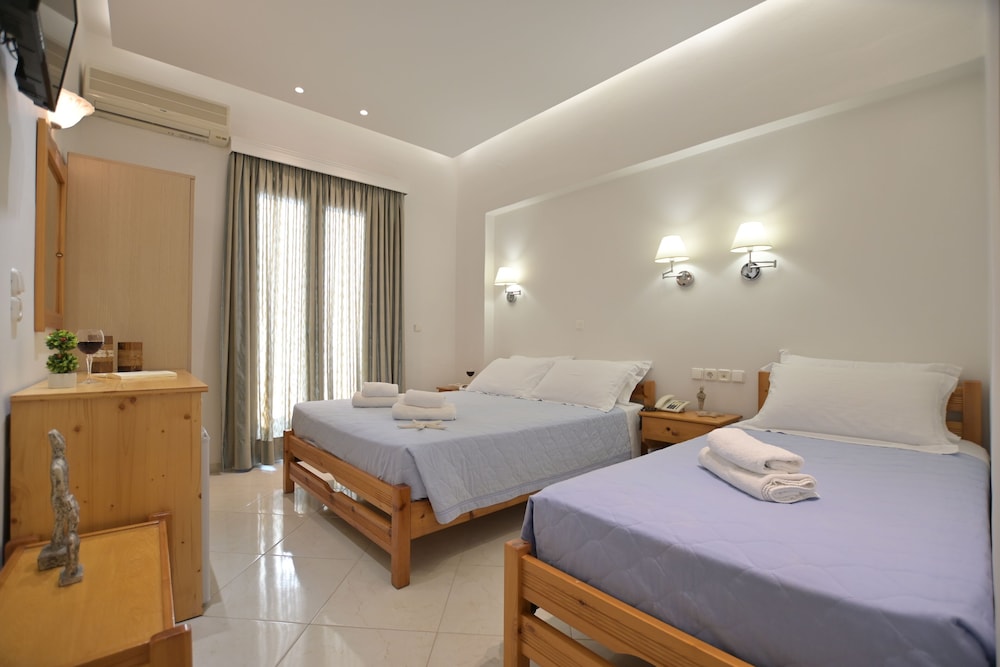 Standard Triple Room photo 3