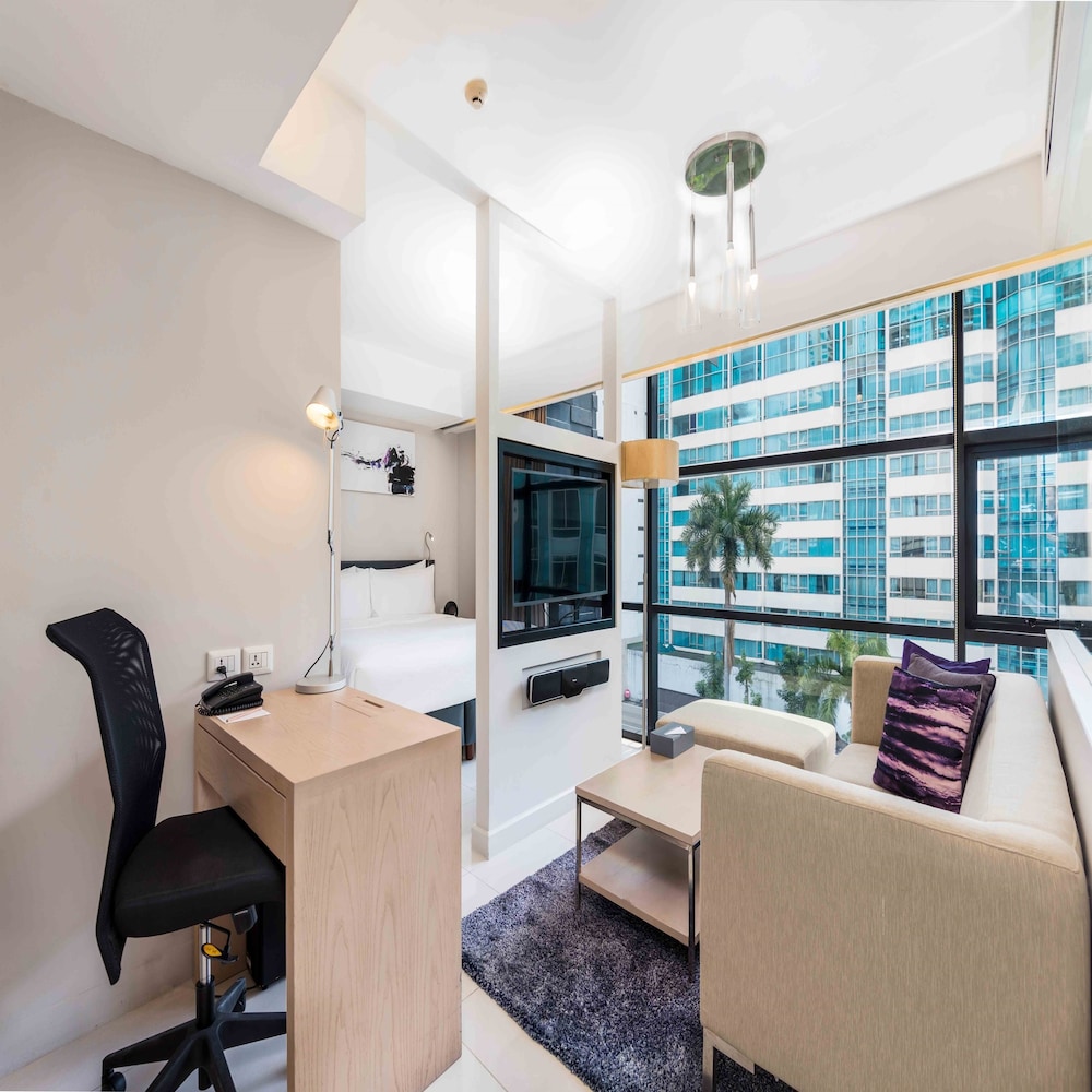 Studio Grand Deluxe