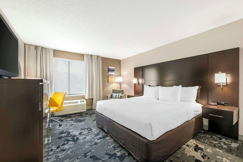 Room, 1 King Bed, Accessible photo 1