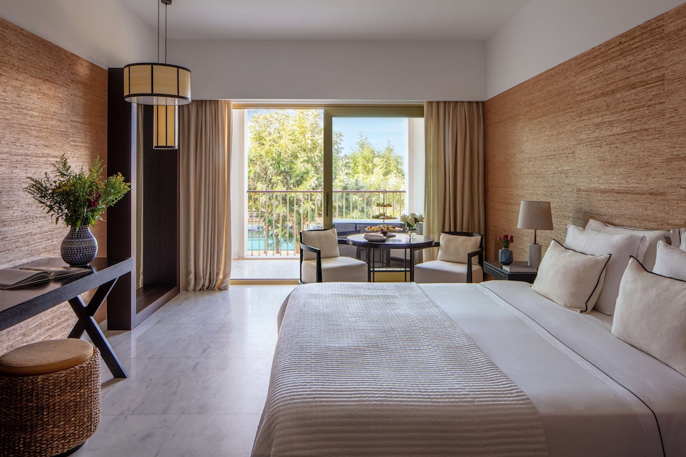 Deluxe Room, Pool View - Photo 7