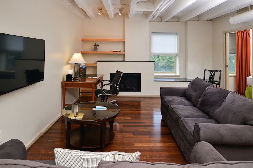 1 Bedroom suite photo 1