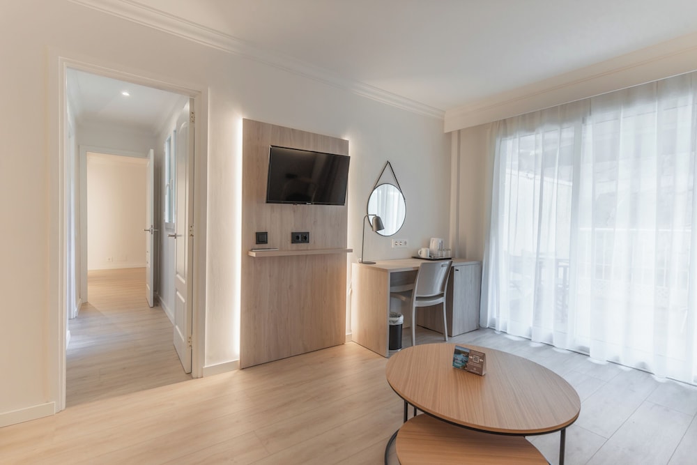 Family Suite (2Adults) photo 2